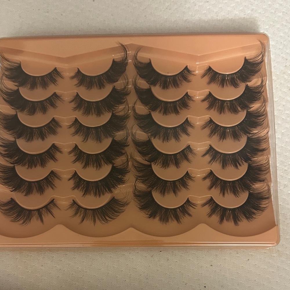 Dramatic Black False Eyelashes Set